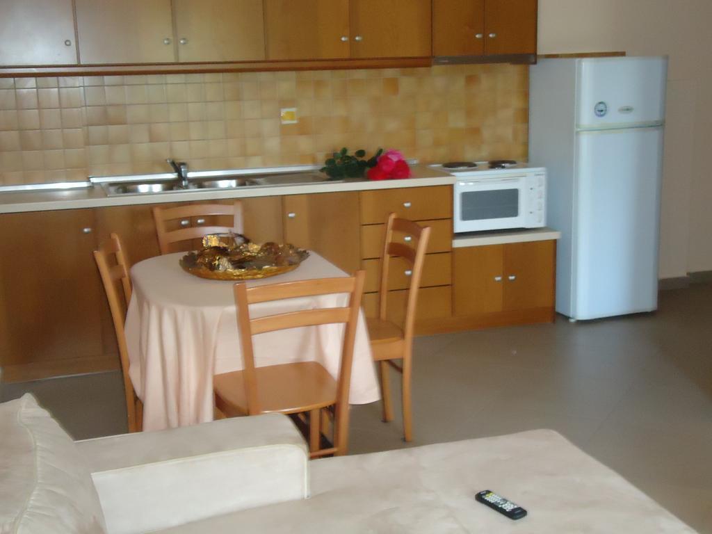 Almini Apartments Plataria Zewnętrze zdjęcie