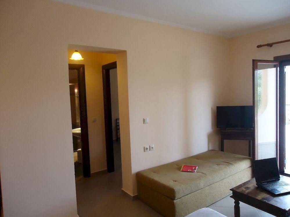Almini Apartments Plataria Zewnętrze zdjęcie